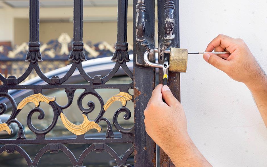 comment changer une serrure de porte d'entrée Massy